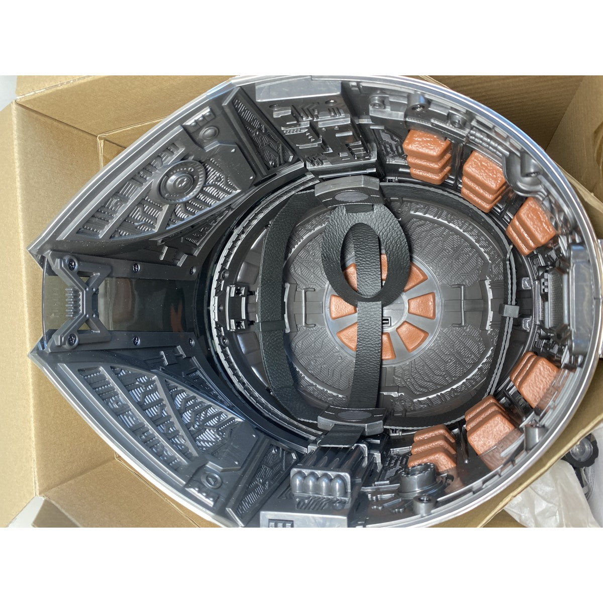Tweedekans Hasbro The Mandalorian Black Series Helm Replica - Goede Staat | SecondBay