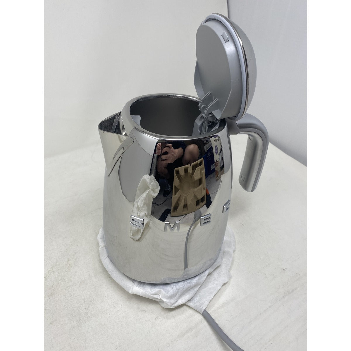 Tweedekans Smeg KLF03SSEU waterkoker - 1,7L chroom - Professioneel gecontroleerd | SecondBay